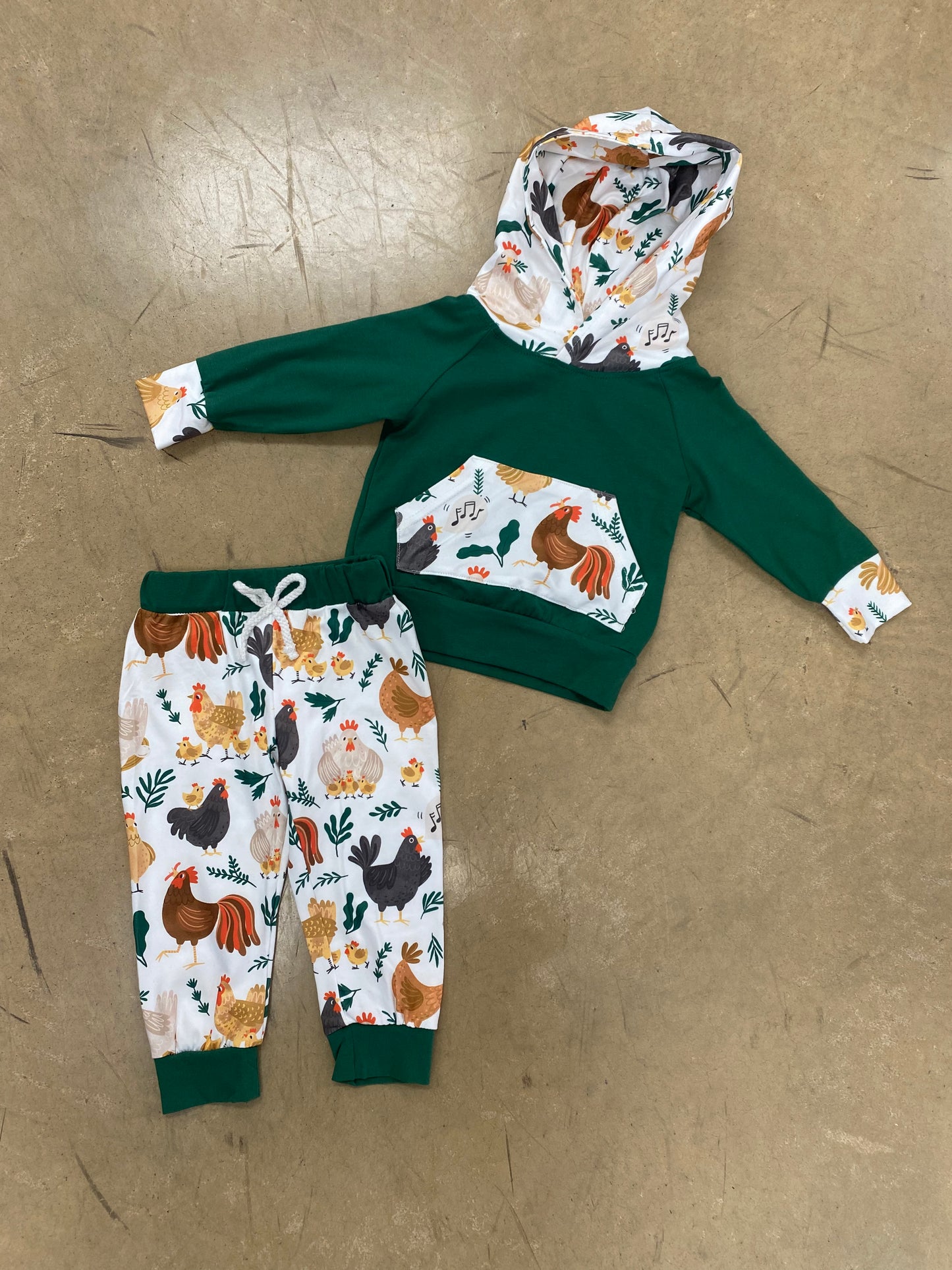 985- Forest Green & Chickens Hooded Set