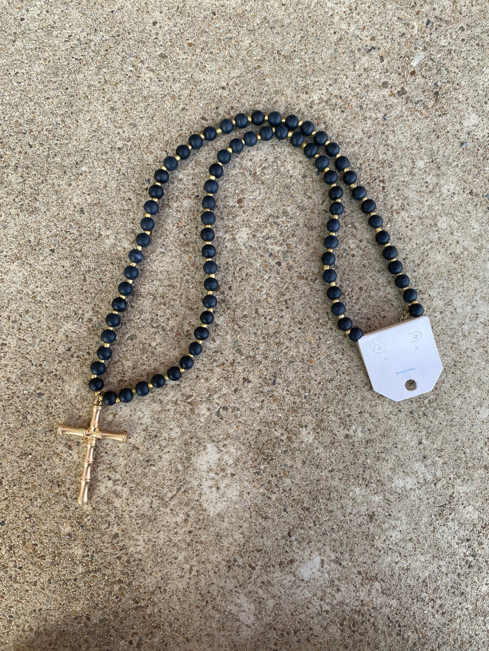 866- Black Wood Bead w/ across Pendant