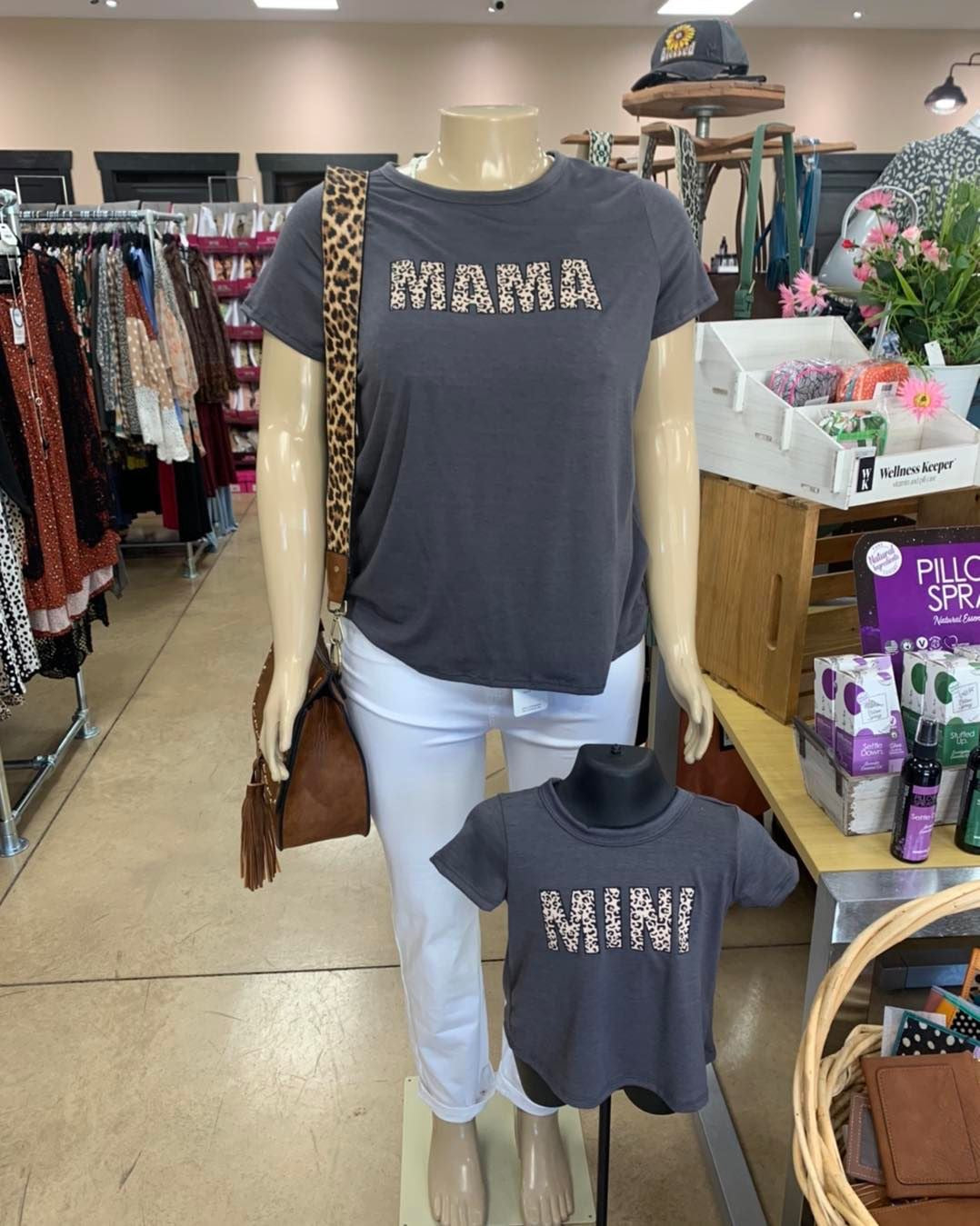 6650- Mini & Mama Leopard Print Graphic Tee [MOMMY & ME]