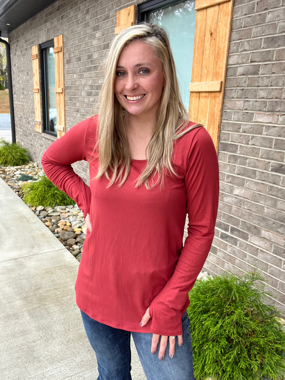 6995- Rust Long Sleeve Ribbed Top w/ Thumb Hole