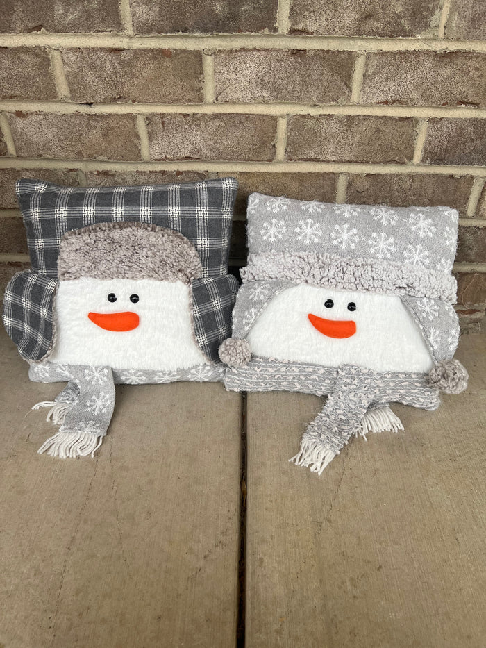 7262- Snowman Pillow w/ Scarf