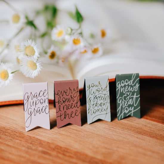 270- Words Of Life Magnetic Bookmark Set