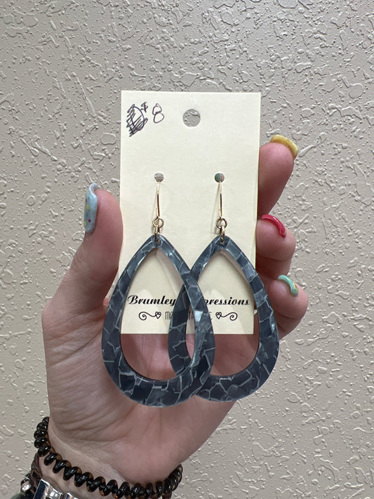 7704- Gray Scale Teardrop Acrylic Earrings