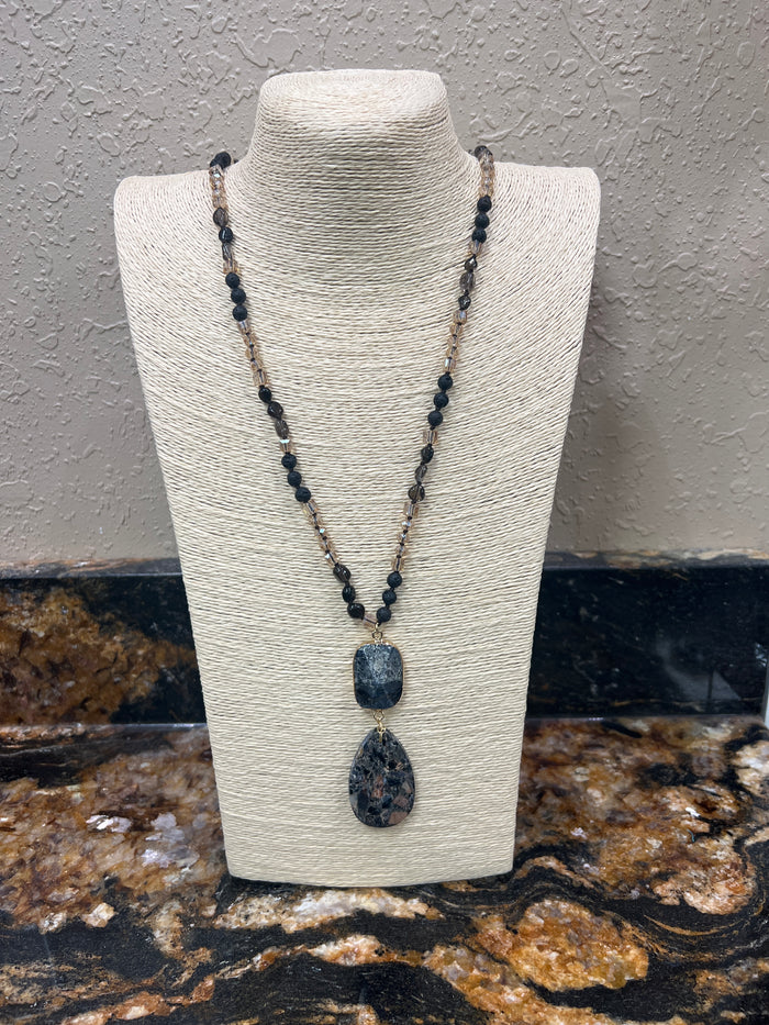 7679- Black Cracked Stone Necklace w/ Pendant Detail