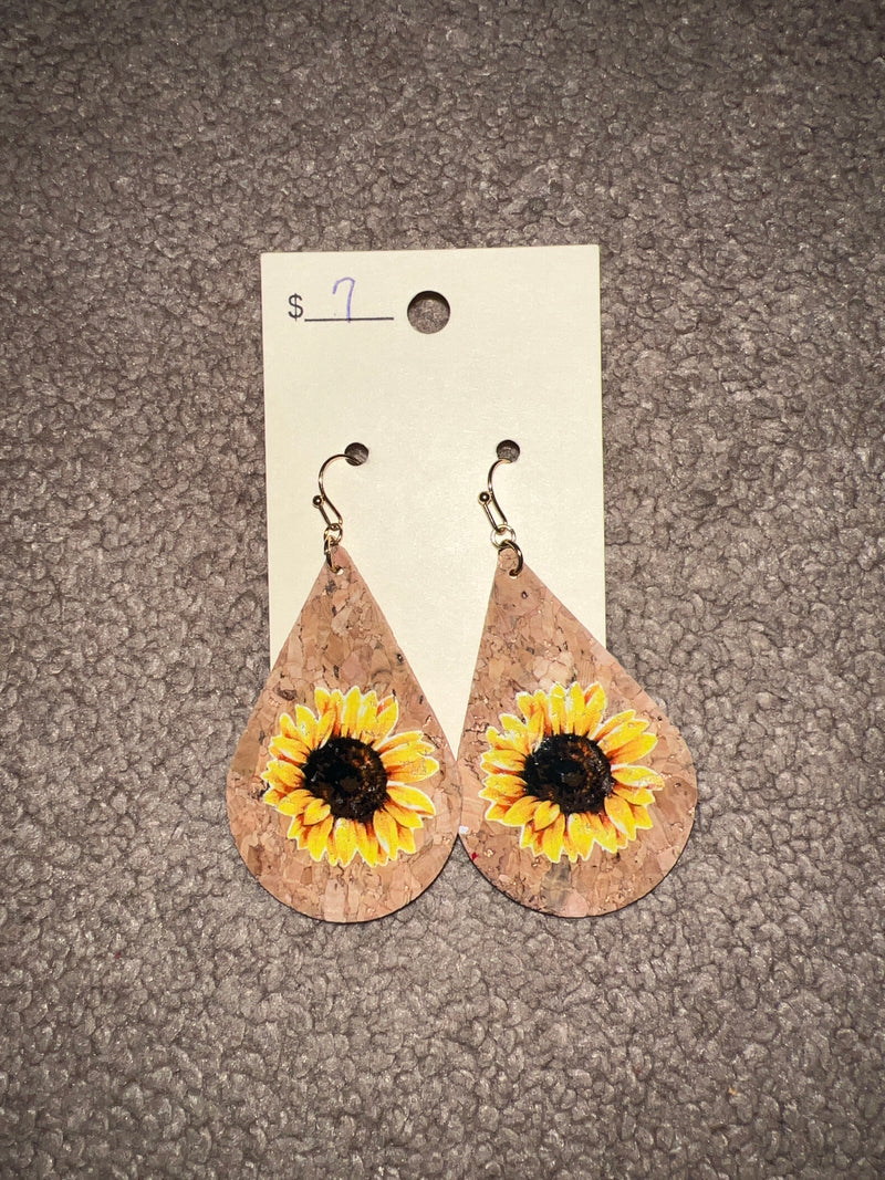 7912- Cork Sunflower Earrings