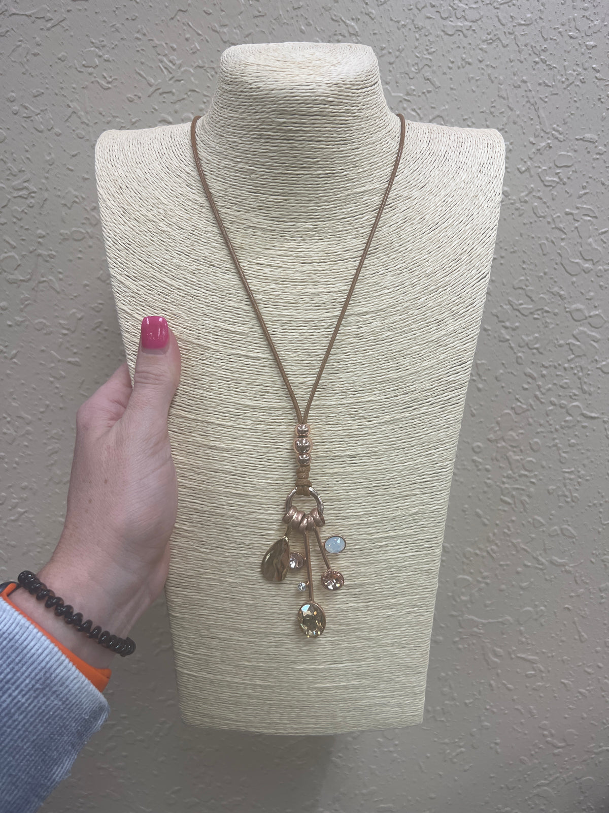 7453- Brown & Rose Gold Dangle Necklace