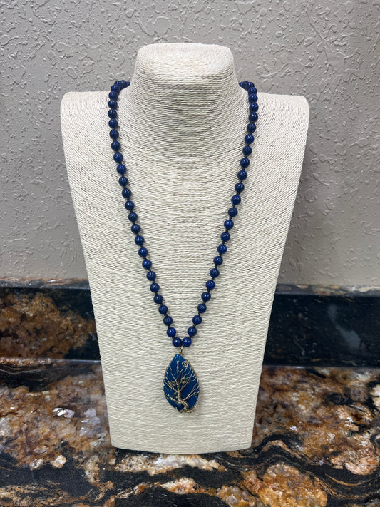 7680- Navy Pendant Necklace w/ Wire Detail