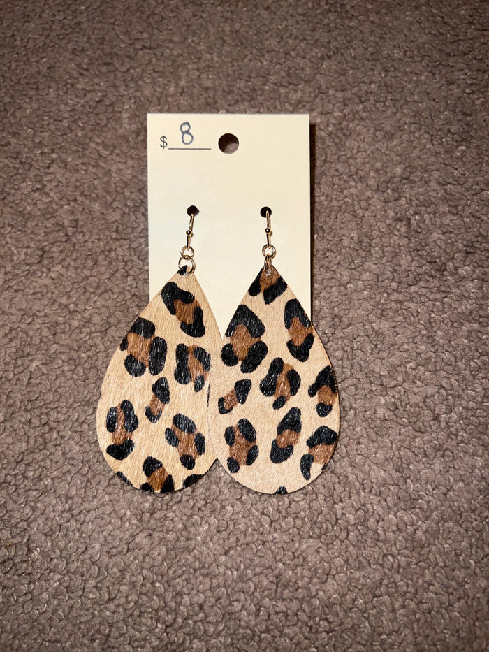 7914- Cheetah Teardrop Earrings