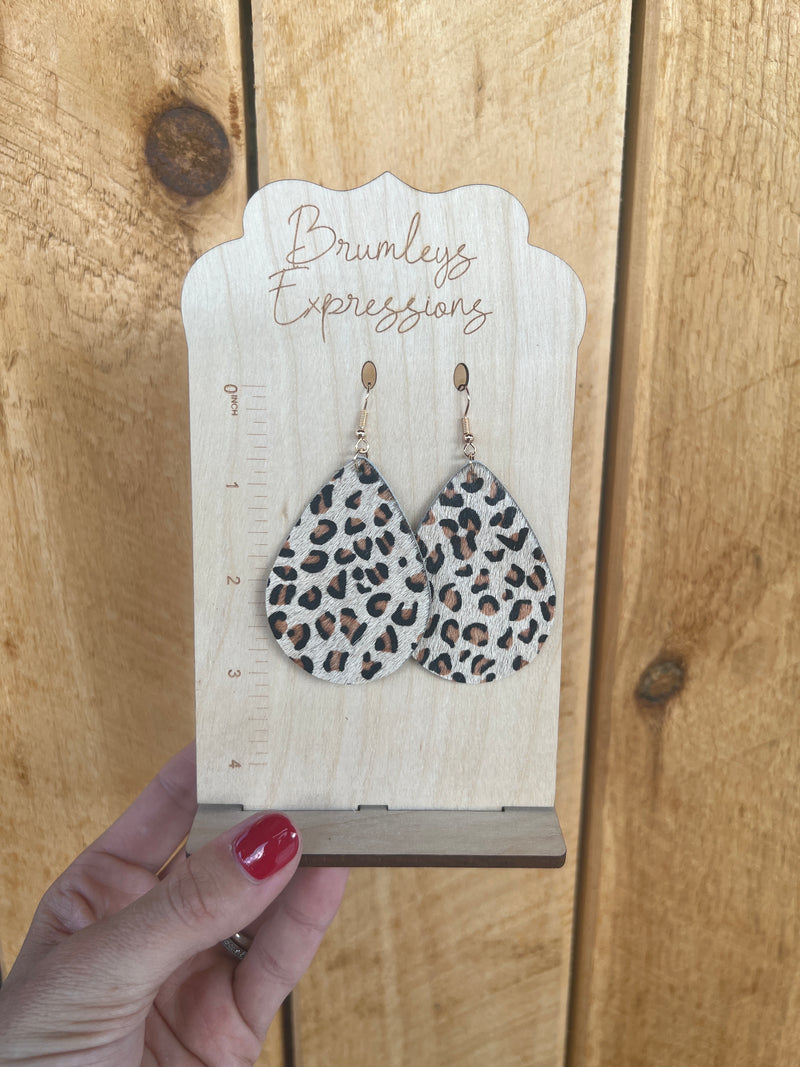 6382- Leopard Teardrop Earrings