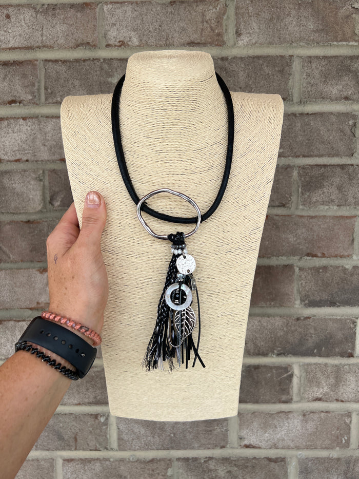 6053- Black Short Necklace w/ Tassel Detail